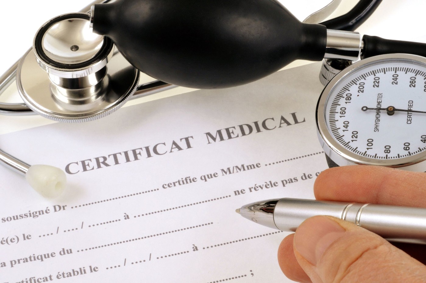 La-delivrance-certificats-medicaux-etrangers-remise-question_0_1400_929